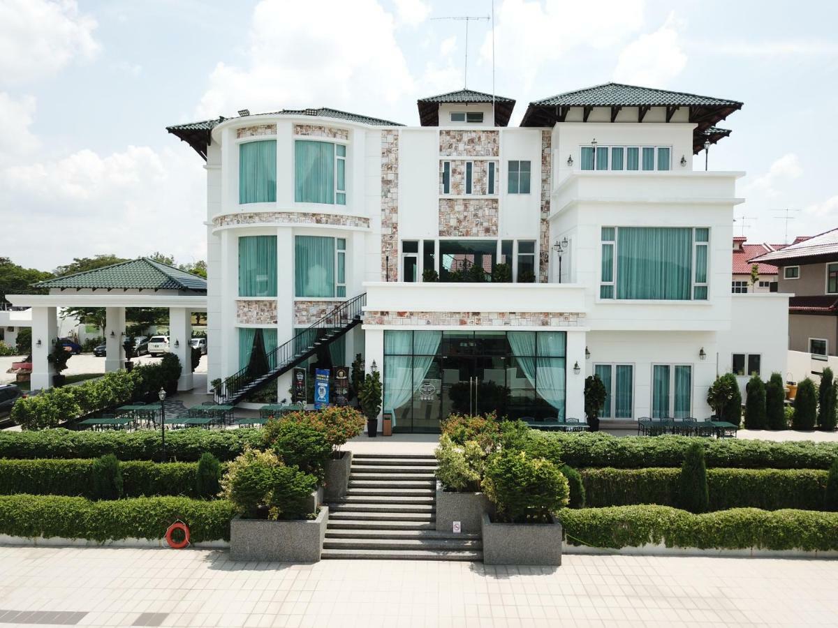 Hotel Casa Bianca à Kluang Extérieur photo